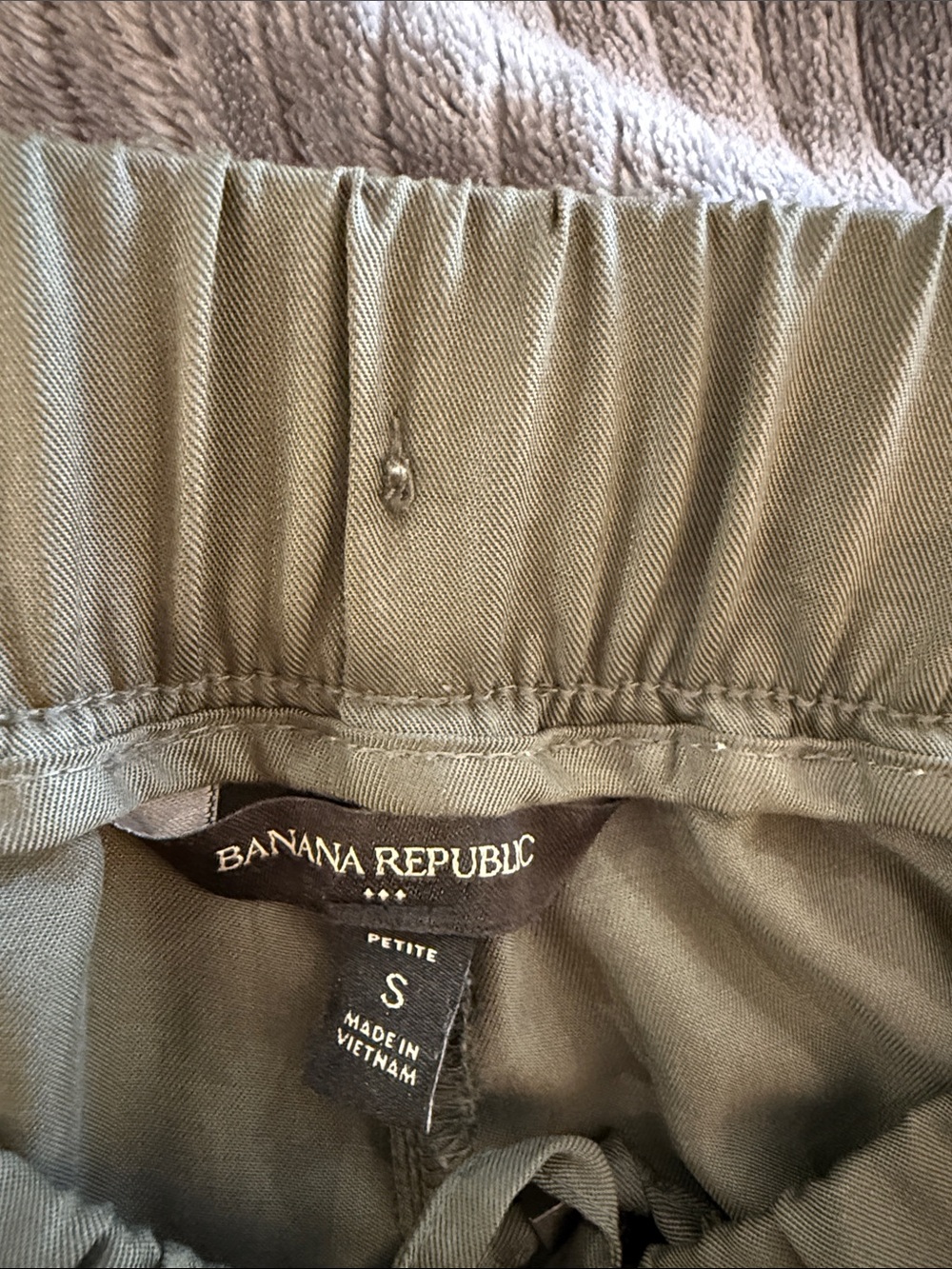 Banana Republic Olive Utility Cargo Joggers - Picture 3 of 3